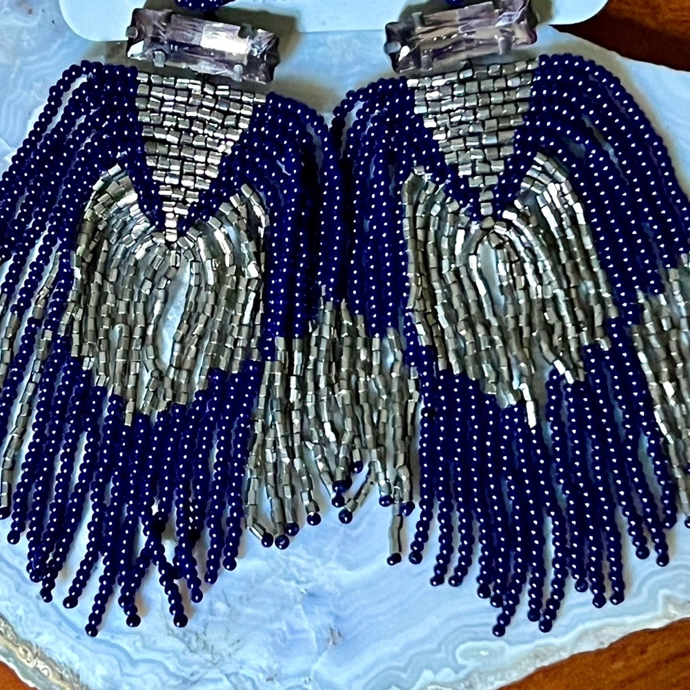 🌺🎉HP🎉🌺 NWT Deepa Gurnani Beaded Fringe Chandeliers - Picture 4 of 14